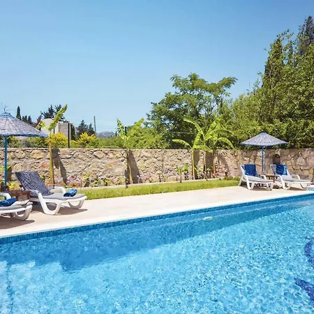 Sleeps 8 Air Con Wifi Villa Bitez
