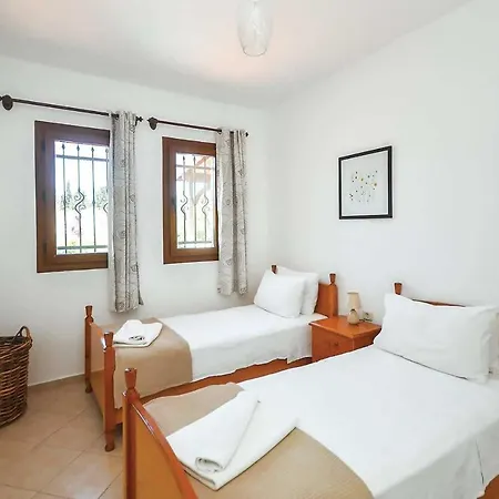 Sleeps 8 Air Con Wifi * Bitez